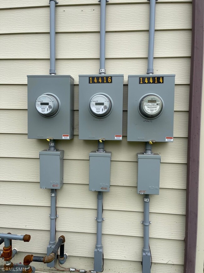 1215 E Hawthorne St, Albert Lea, MN 56007 - photo 4