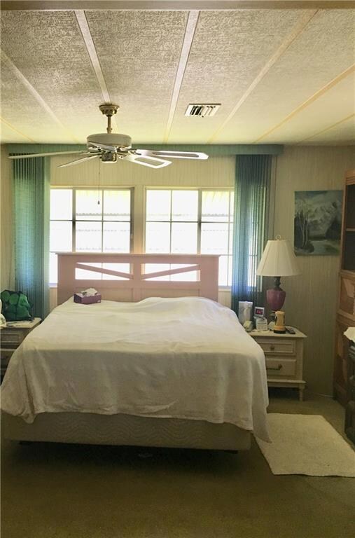 Large master bedroom with en suite master bathroom