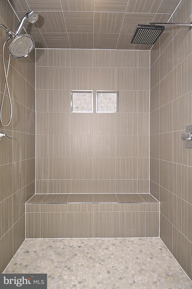 11744 Decade Ct, Reston, VA 20191 - photo 6