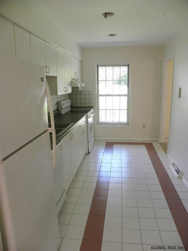 10 Rosewood Ct, Ballston Spa, NY 12020 - photo 5