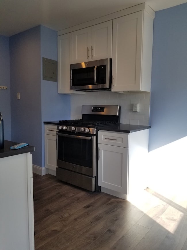 1300 Rockland Ave unit 2C, Staten Island, NY 10314 - photo 3
