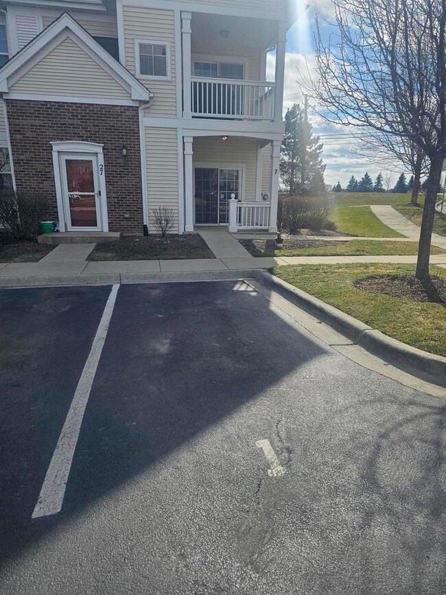 2305 Aurora Dr unit 7, Pingree Grove, IL 60140 - photo 2