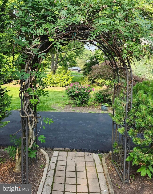 10 Lawrence Rd, Norristown, PA 19403 - photo 5