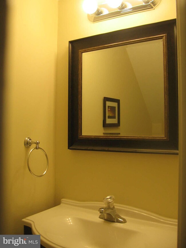 2863 Madeira Ct unit 13-4, Woodbridge, VA 22192 - photo 5