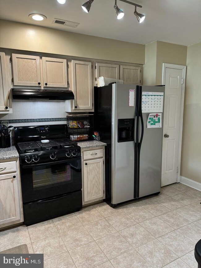 807 Kirby Way unit 807, Mount Laurel, NJ 08054 - photo 7