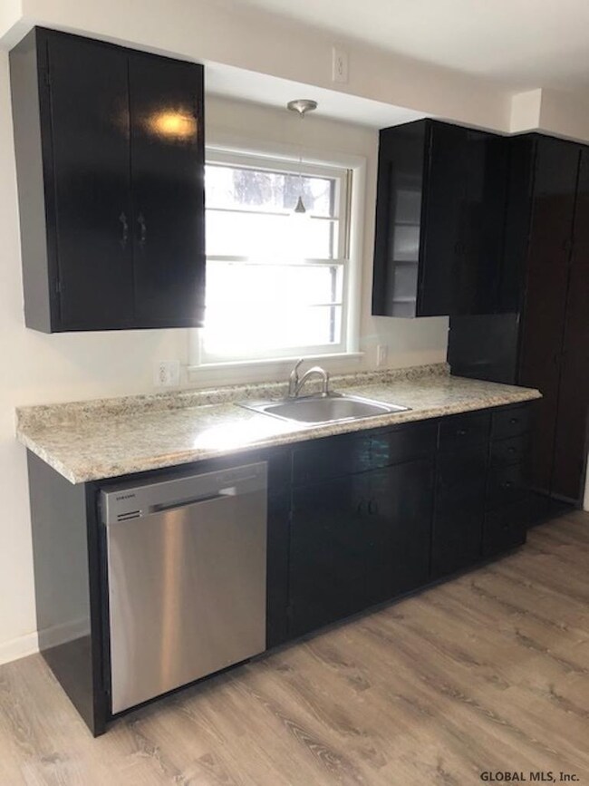 14 Hadel Rd, Schenectady, NY 12302 - photo 3