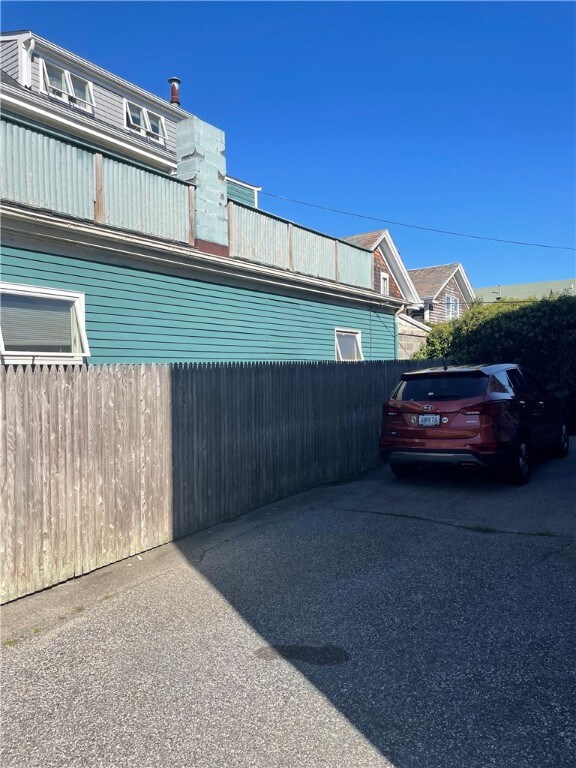 4 Carey St unit 2, Newport, RI 02840 - photo 2
