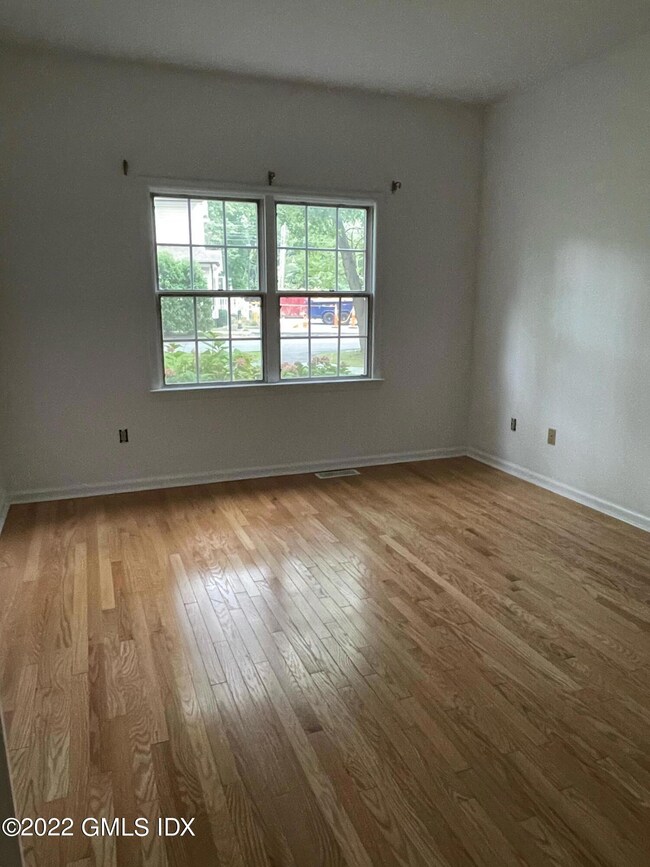 51 Old Kings Hwy unit 2, Old Greenwich, CT 06870 - photo 4