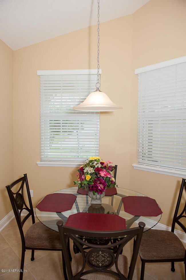 9 - 1509 Valhalla Way - Breakfast Nook-1