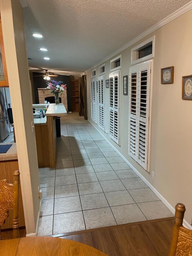 300 Creekview Meadows Dr, Springtown, TX 76082 - photo 5