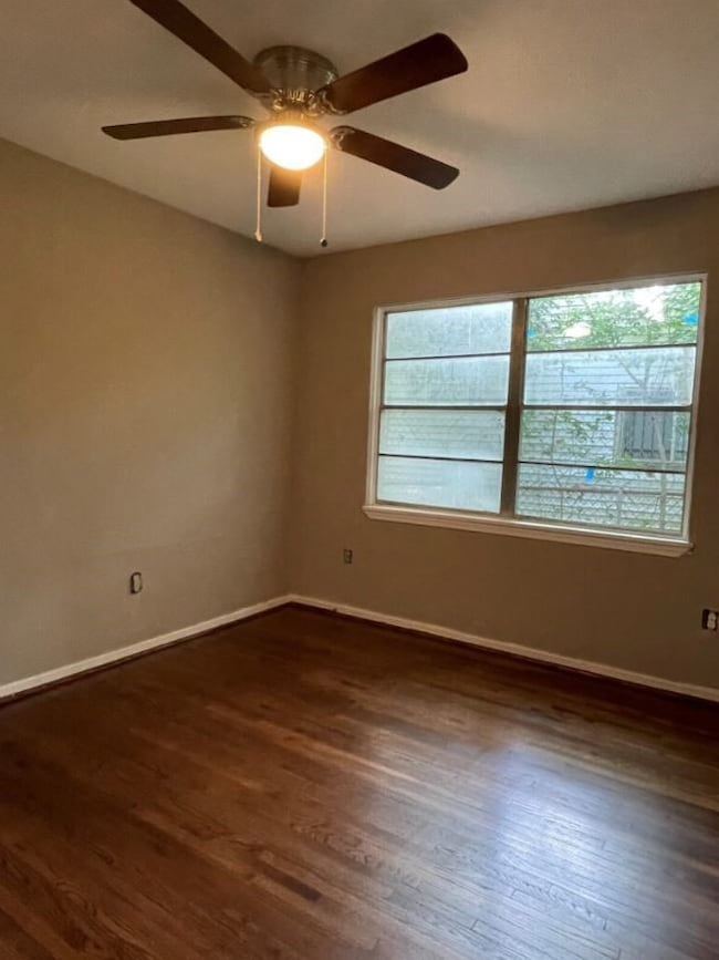 4914 Meadow Park Dr, Houston, TX 77048 - photo 5