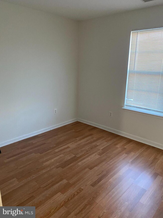 3918 Red Deer Cir, Randallstown, MD 21133 - photo 7