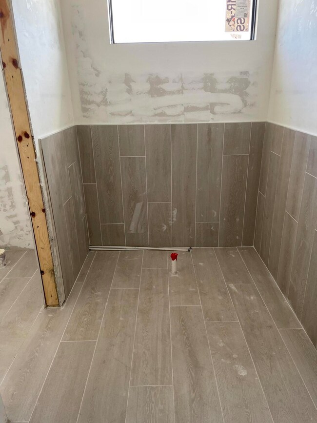 8.16.23 Soaking Tub Area