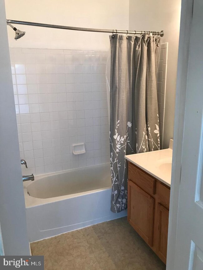 8209 Lyndhurst St, Laurel, MD 20724 - photo 7