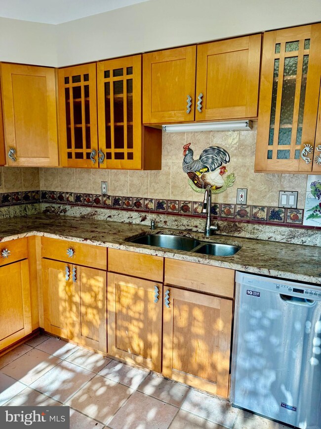 2045 N Glebe Rd, Arlington, VA 22207 - photo 2