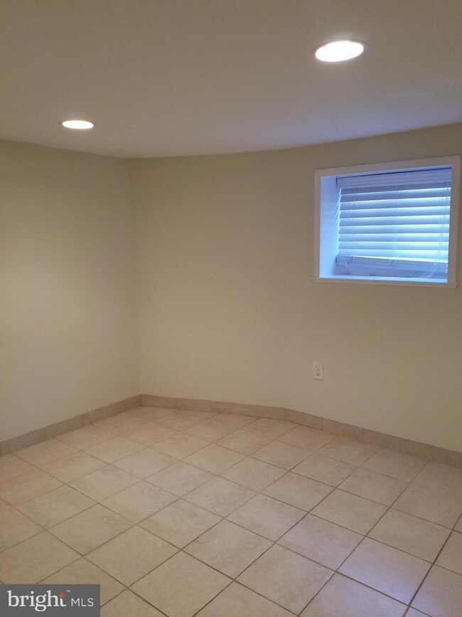 233 Garfield Ave unit 1, Norwood, PA 19074 - photo 5