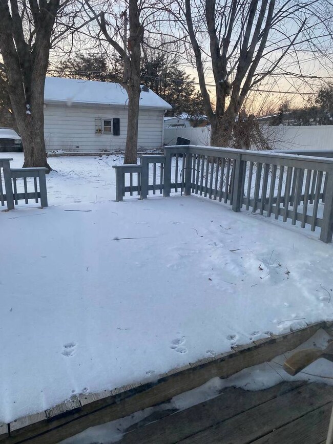 18262 Burnham Ave unit 2, Lansing, IL 60438 - photo 2