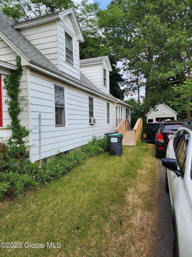 2736 Pauline Ave, Schenectady, NY 12306 - photo 2