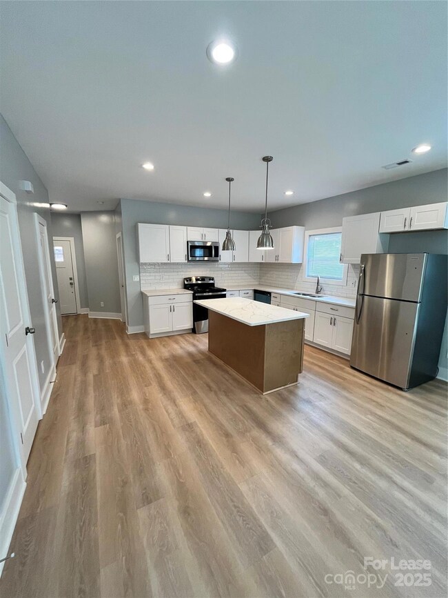 1815 Newcastle St unit A, Charlotte, NC 28216 - photo 4