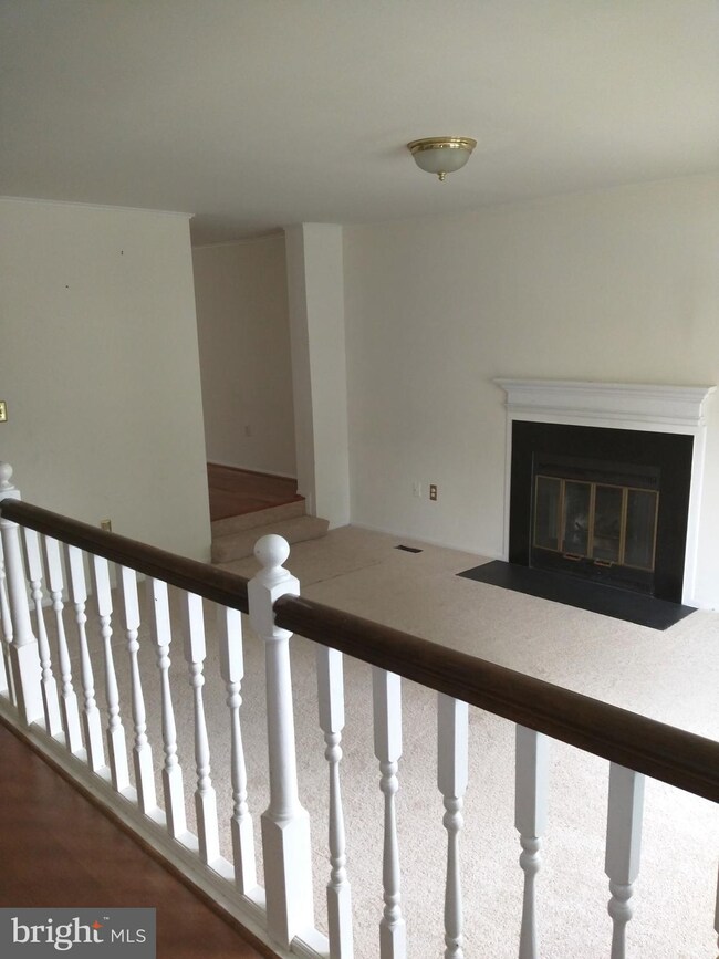 17 Briarstone Ln, Gaithersburg, MD 20877 - photo 2