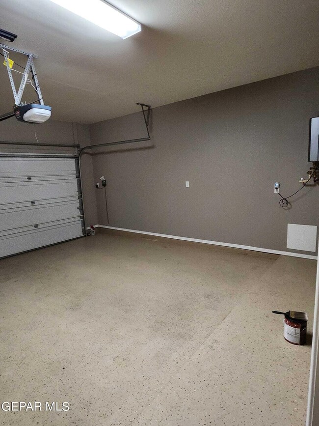 13602 Lancashire Dr, Horizon City, TX 79928 - photo 7