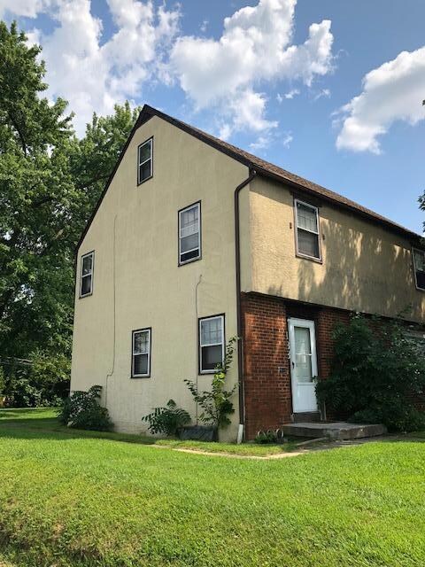 136 N Everett