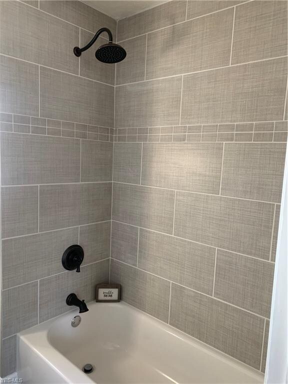 Main Floor Full Bath
