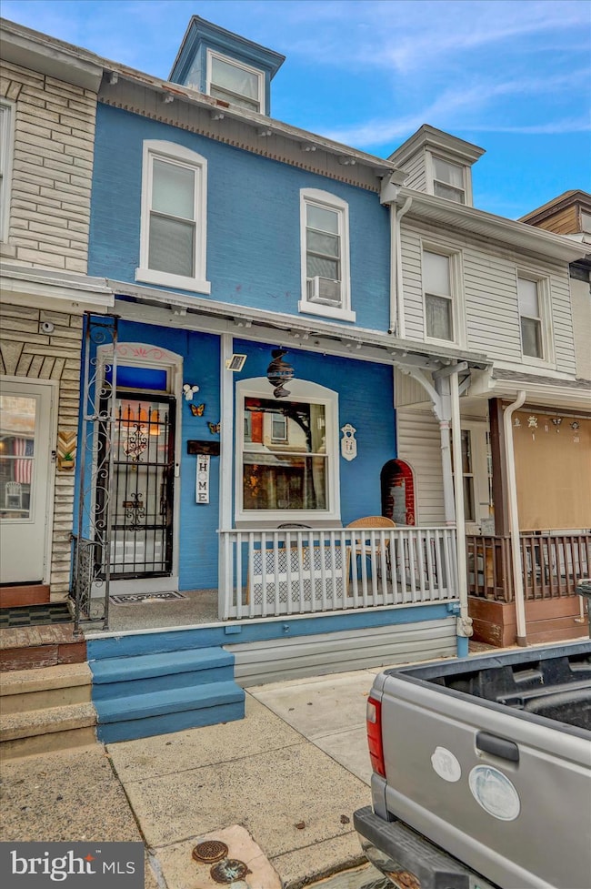 912 Locust St, Reading, PA 19604 - photo 3