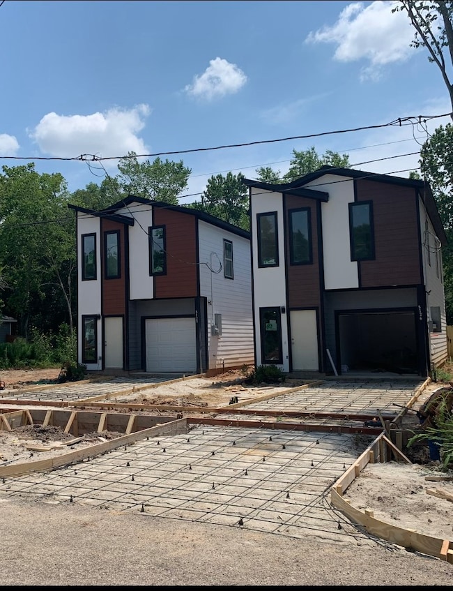 8126 Sunnyhill St, Houston, TX 77088 - photo 4