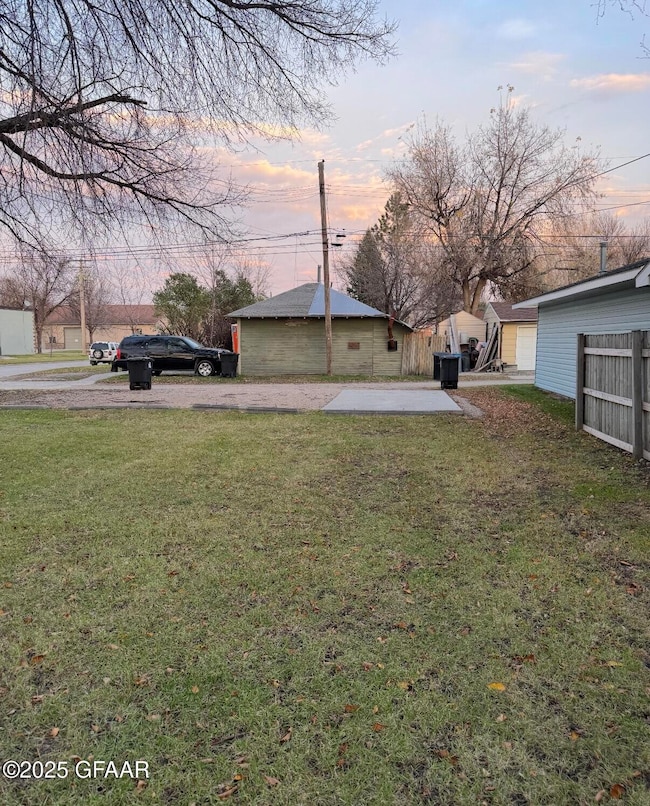 701 S 16th St, Grand Forks, ND 58201 - photo 2