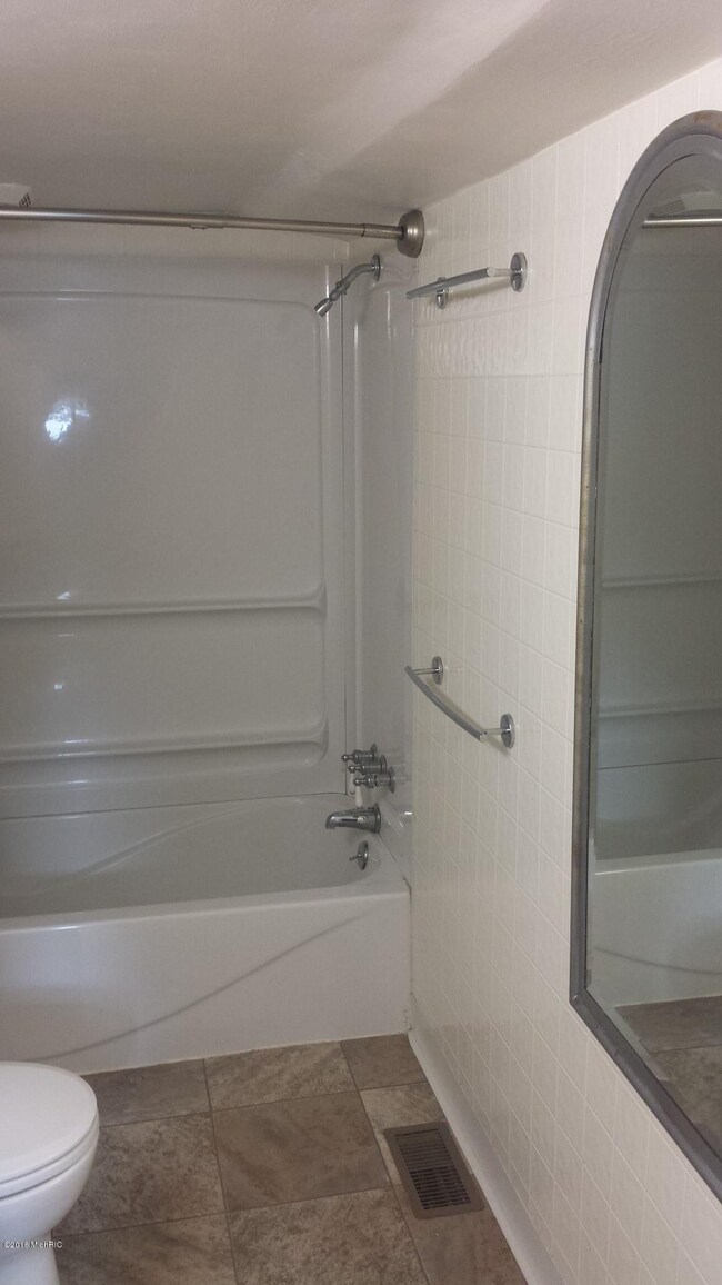 2206 Dawson Ave NE, Grand Rapids, MI 49505 - photo 6