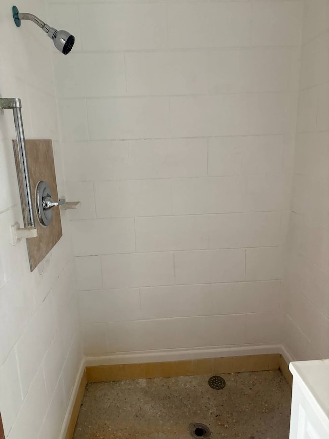 12420 N Florida Ave unit 2, Tampa, FL 33612 - photo 3