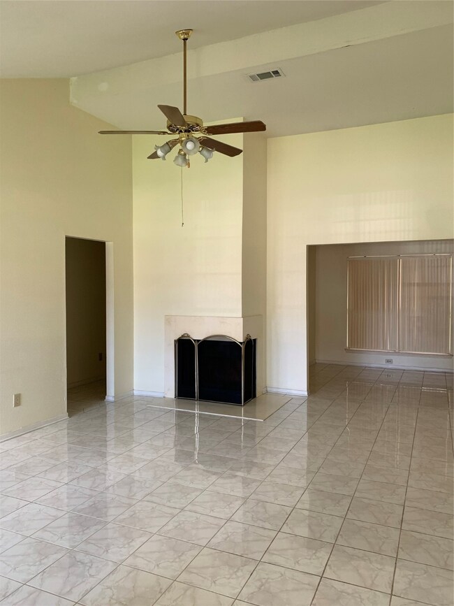 9446 Carmalee St, Houston, TX 77075 - photo 4