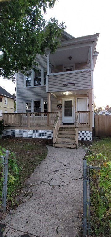 52 Sycamore St unit 1st fl, Springfield, MA 01109 - photo 2