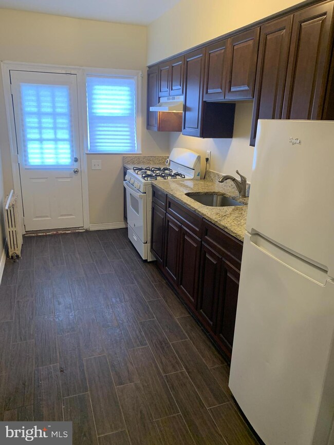 5410 Clover Rd, Baltimore, MD 21215 - photo 3