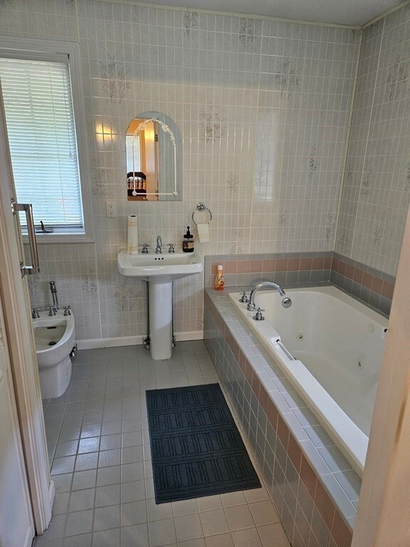 165 Donohue Rd, Dracut, MA 01826 - photo 7