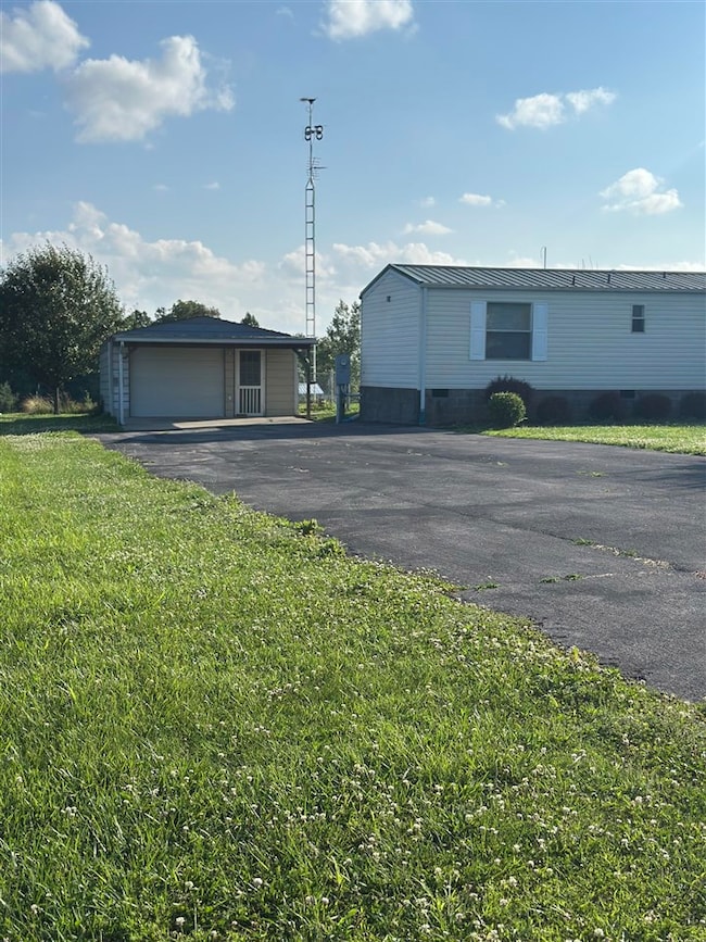 97 Poplar Grove Rd, Summer Shade, KY 42166 - photo 4