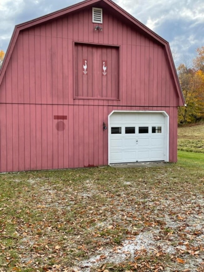 628 S Hill Rd, Ludlow, VT 05149 - photo 6