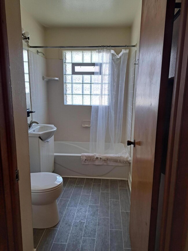 Upper Bathroom