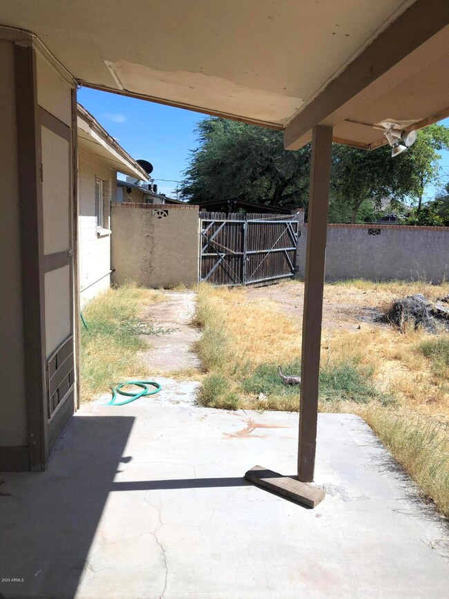 EAB55529-B5B8-4862-AF05-94F0989E139C