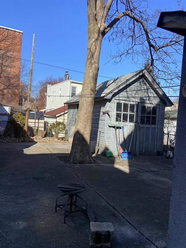 8621 59th Ave, Elmhurst, NY 11373 - photo 4