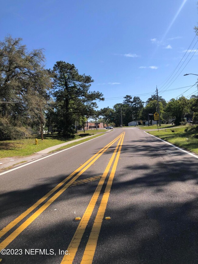 3046 Capper Rd, Jacksonville, FL 32218 - photo 4