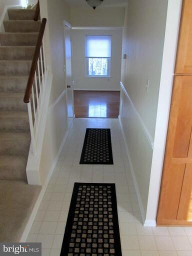 1949 Mayflower Dr, Woodbridge, VA 22192 - photo 2