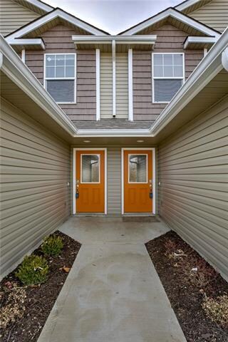 232 N Washington St, Raymore, MO 64083 - photo 2