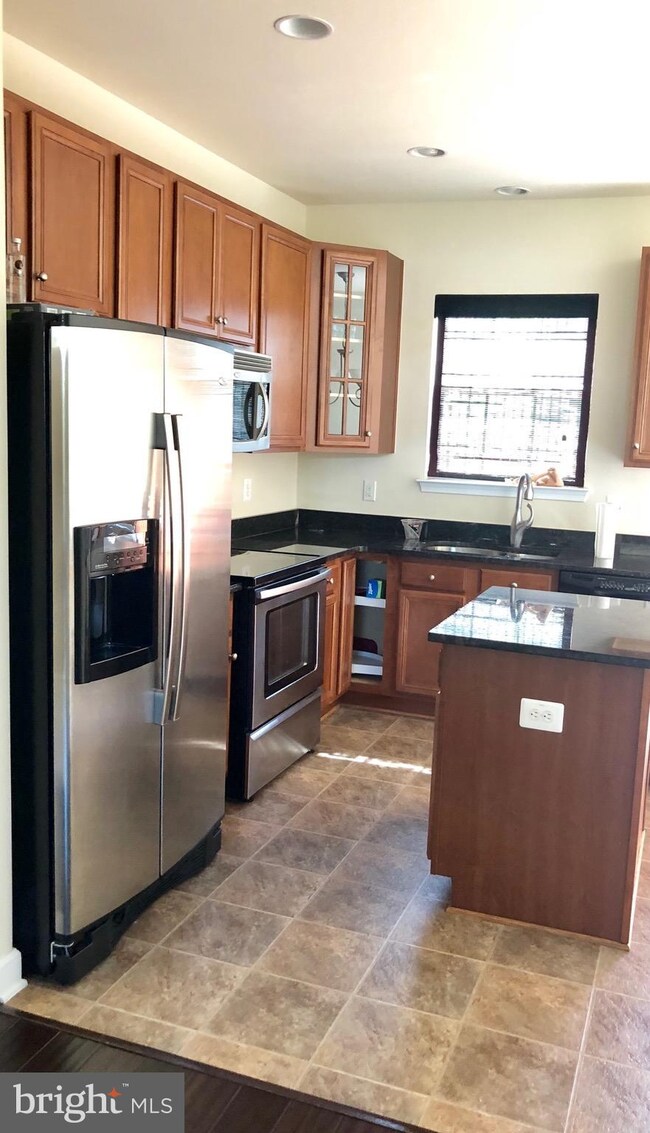 547 Garrett a Morgan Blvd, Hyattsville, MD 20785 - photo 3