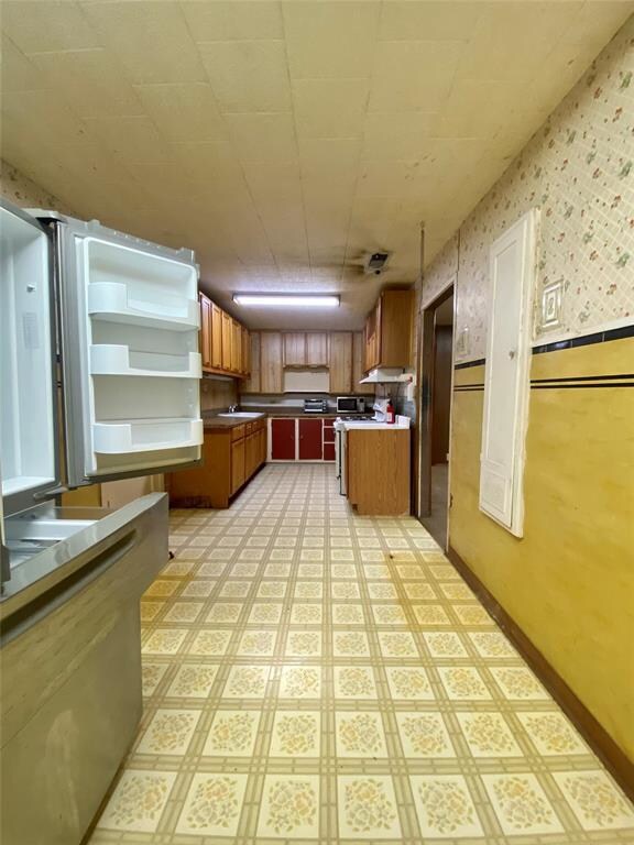 1119 S Grand Ave, Gainesville, TX 76240 - photo 3