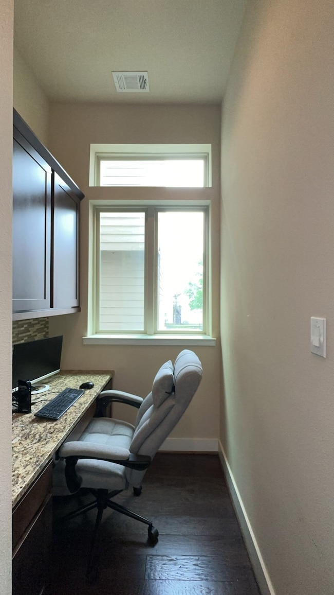 Study nook right off the kitchen. This could be us