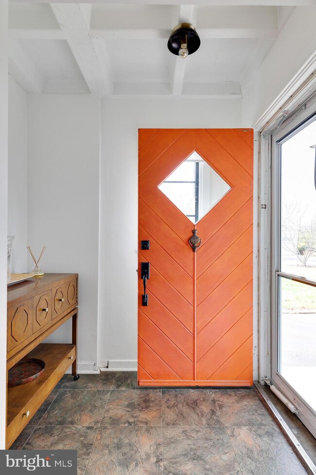 8207 Macarthur Rd, Glenside, PA 19038 - photo 2