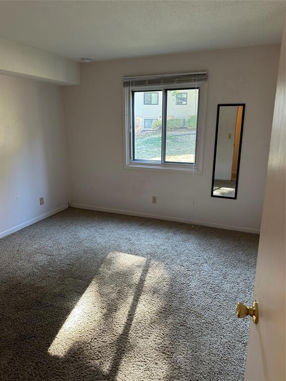 9523 University Ave unit 6, Clive, IA 50325 - photo 5