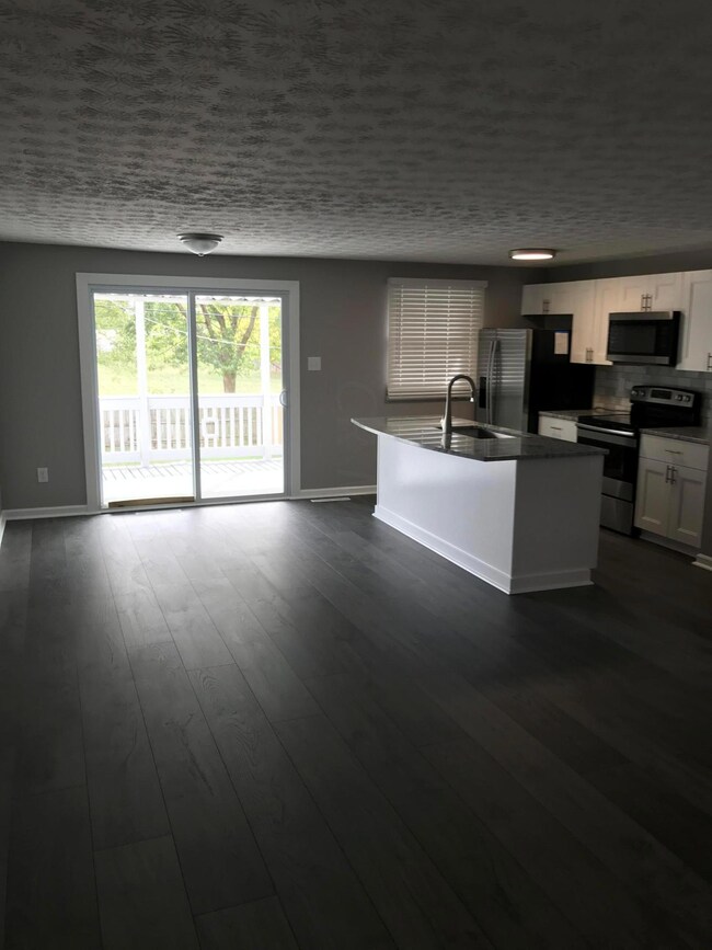 969 Tellega Ave, Columbus, OH 43207 - photo 6